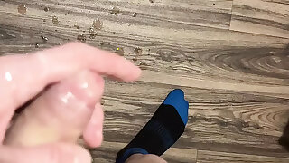 Guys on Grindr made me horny- masturbation, jerking off, cumming