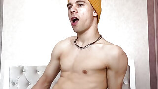 Jerking off and Wanna Cum on My Face