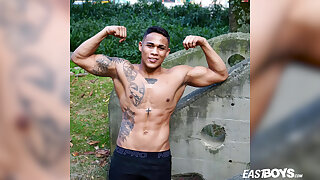 Hot muscle tattooed latino boy pictures